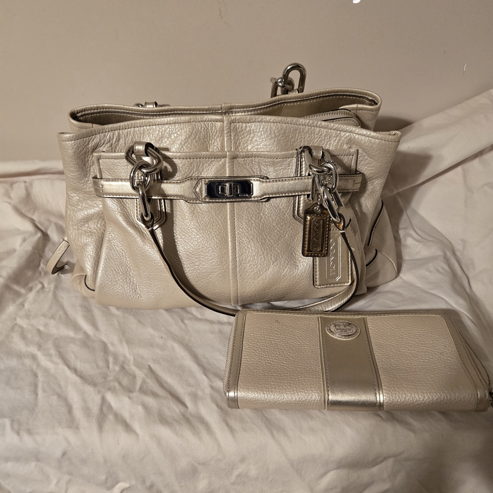Coach Chelsea Jayden Off White Metallic Leather Shoulder Bag and Wallet Set